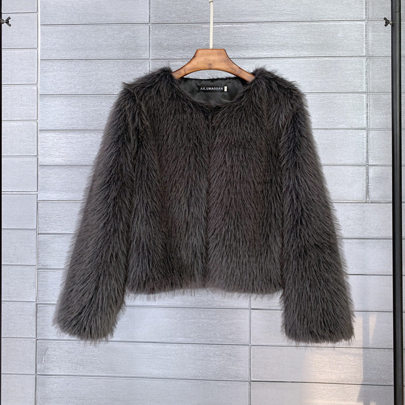 Ladies Short Plush Faux Fur Jacket with Stylish Elegant Sleeves Lune London