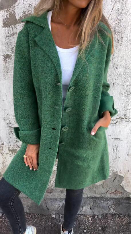 Elegant wool coat for women with practical pockets Lune London