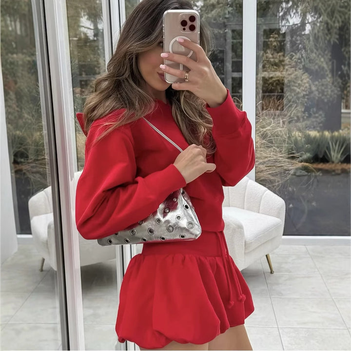 Sporty mini skirt for women with elastic waistband and pretty ruffled design Lune London