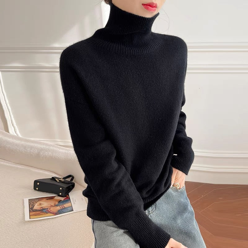 Casual turtleneck pullover for women in fine knit Lune London