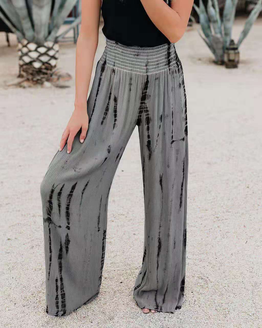 Wide Palazzo pants for women with elastic waistband and trendy print Lune London
