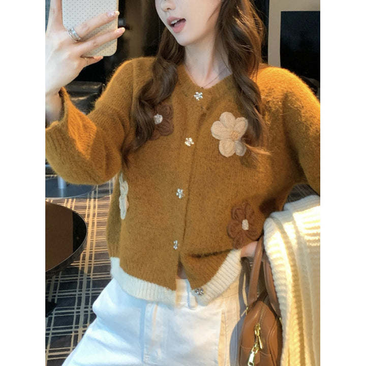 Cardigan Douillet pour Femmes avec Applications Florales Chic & Stil