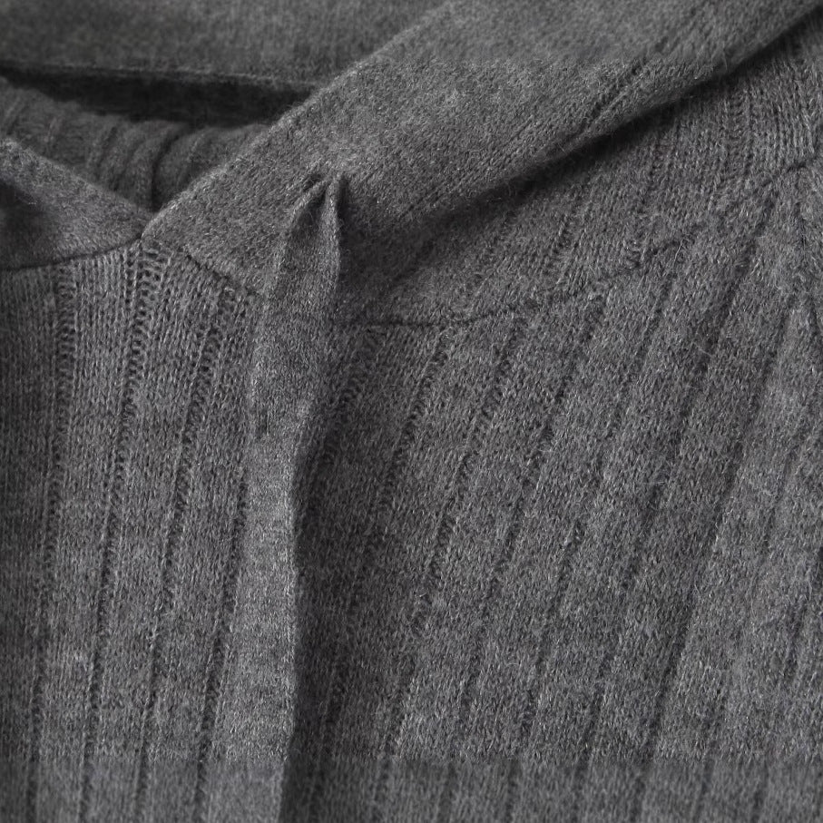 Robe à capuche en tricot pour femmes avec capuche et motif en relief Chic & Stil