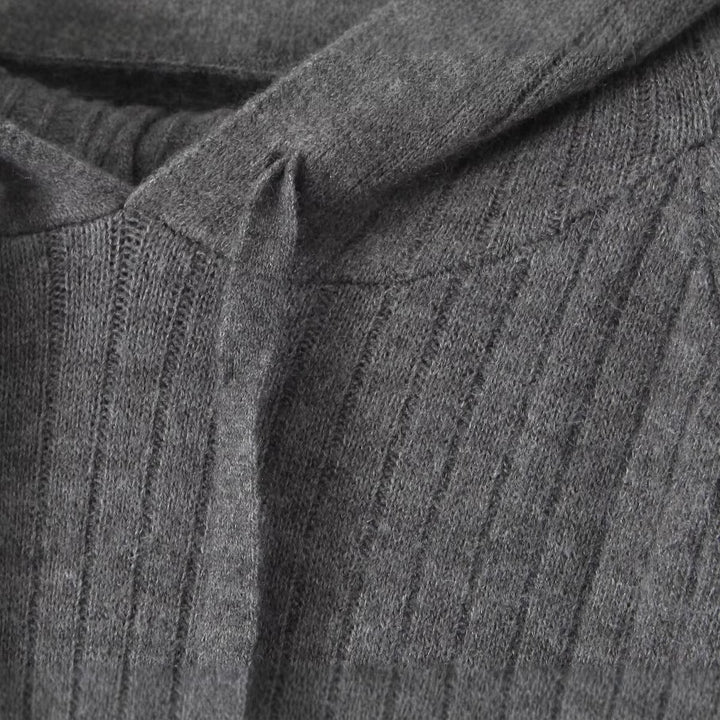 Robe à capuche en tricot pour femmes avec capuche et motif en relief Chic & Stil