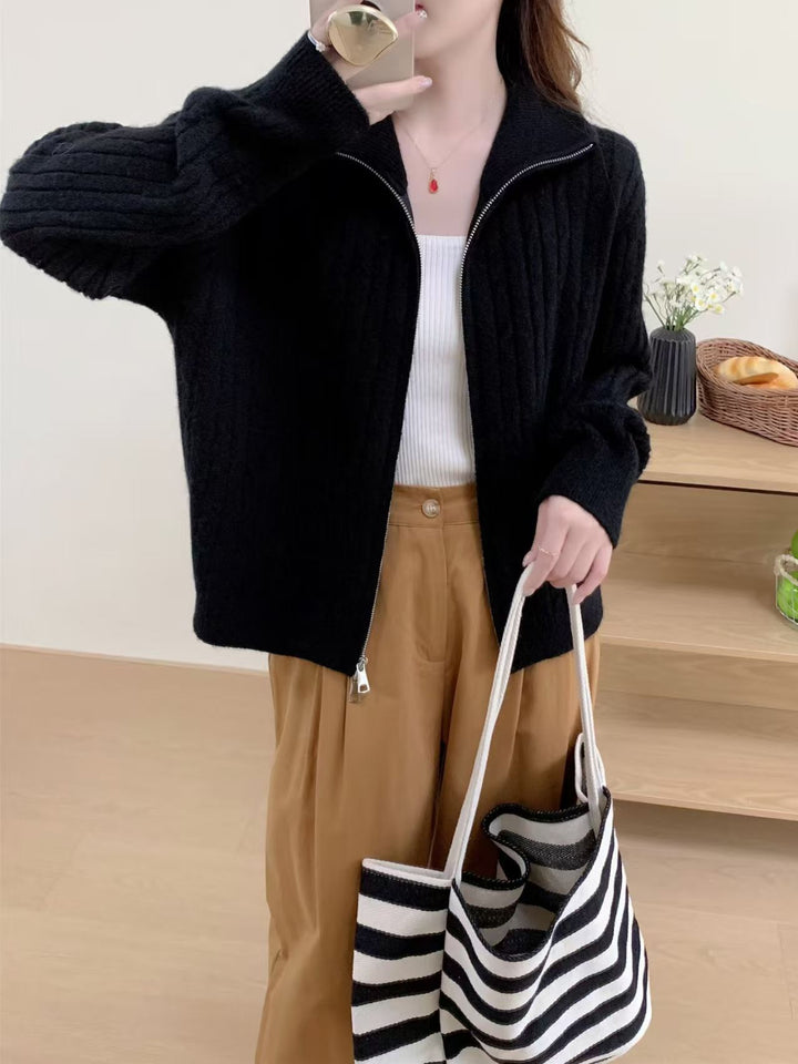 Gilet pour femmes avec fermeture éclair moderne et motif en relief décoratif Chic & Stil