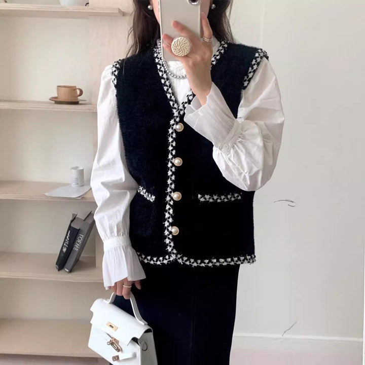 Knit vest for ladies with pearl buttons and contrasting details Lune London
