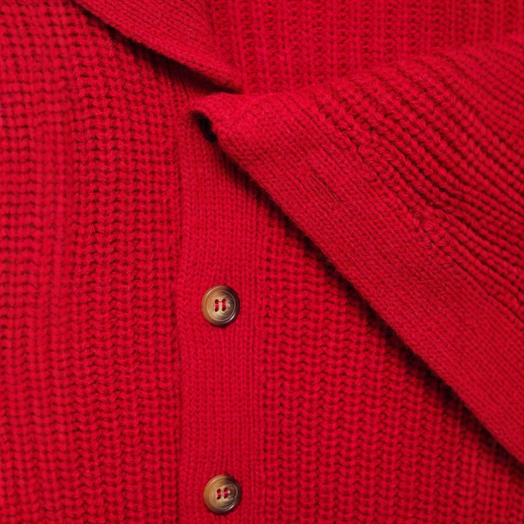 Ladies cardigan with oversized collar and button closure Lune London
