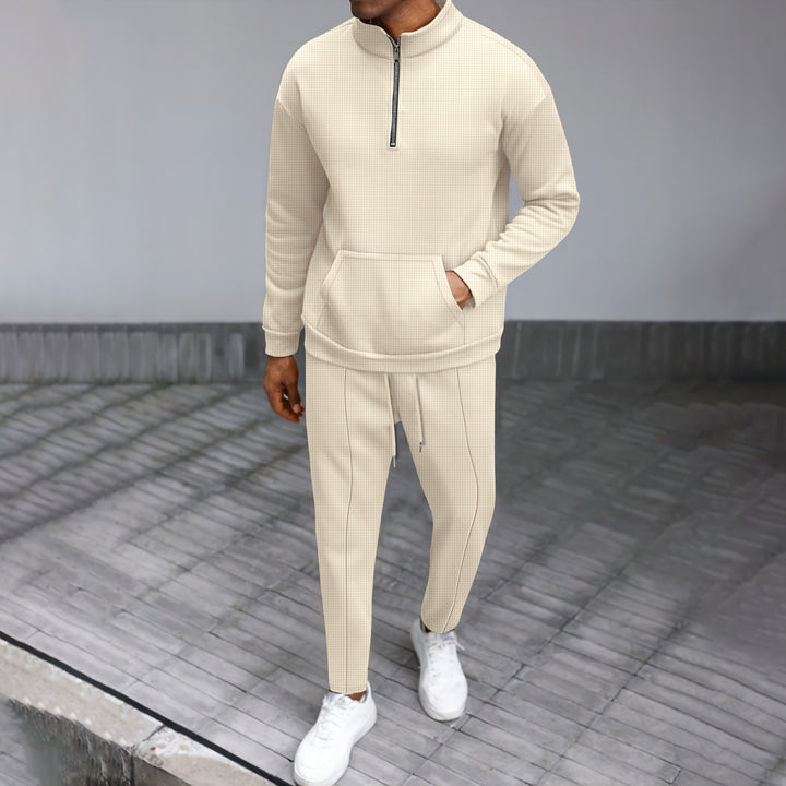 Sport suit for men with high collar and practical pocket Lune London