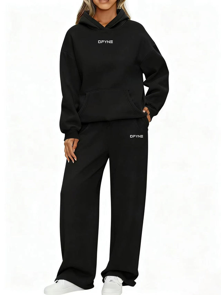 Women's casual jogging suit made of soft sweat material Chic & Stil