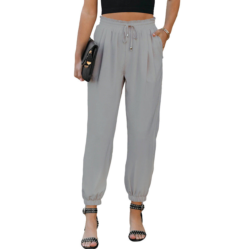 Sporty chino pants for women with elastic waistband and side pockets Lune London
