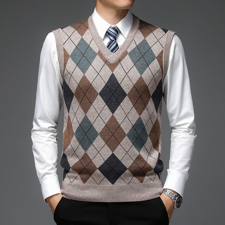 Men's V-Neck Knitted Sweater with Diamond Pattern Lune London