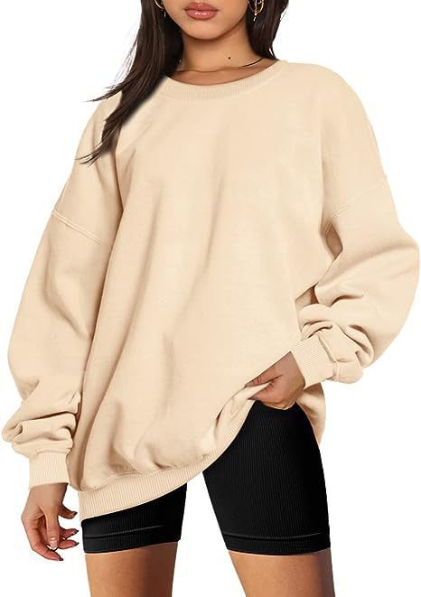 Oversized women's sweatshirt with simple sleeves Chic and Style