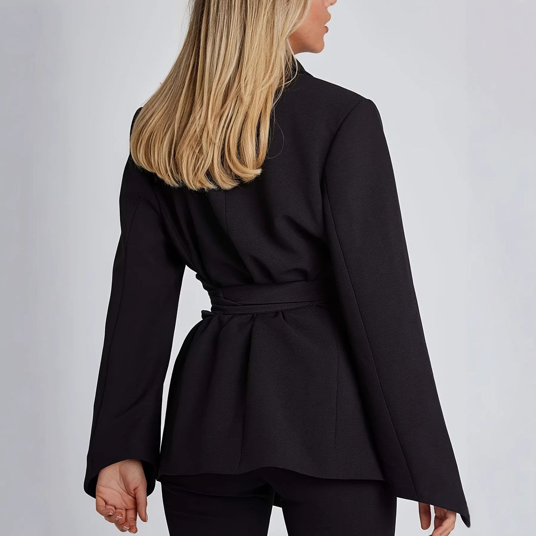 Women's elegant blazer with fitted cut and practical belt Lune London