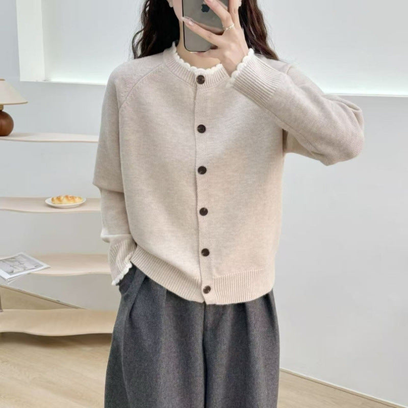 Ladies cozy knit cardigan with ribbed detail and button closure Lune London