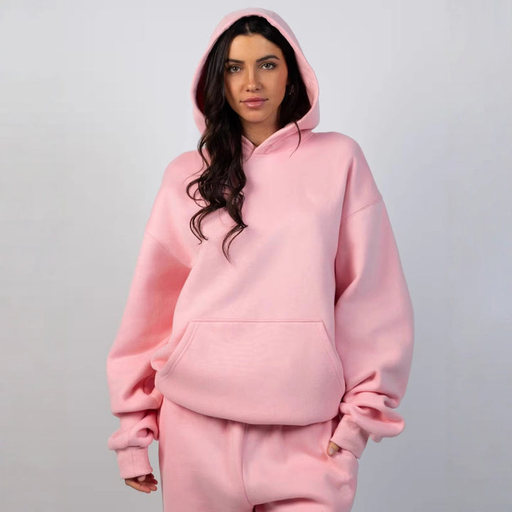 Casual hoodie for women with a loose fit and kangaroo pocket Lune London