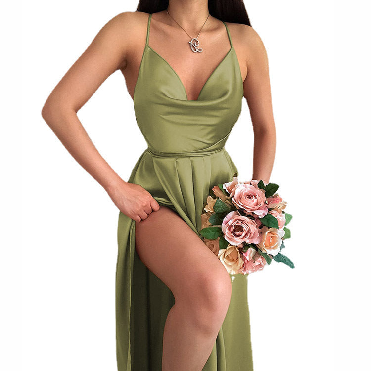 Wedding dress for women with elegant V-neck and flowy skirt Lune London