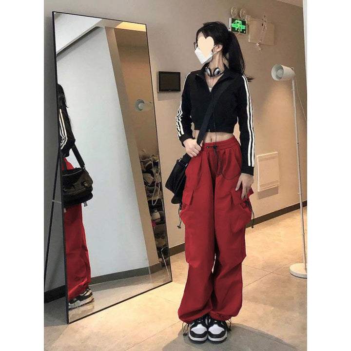 Women’s cargo pants with a wide cut and practical pockets