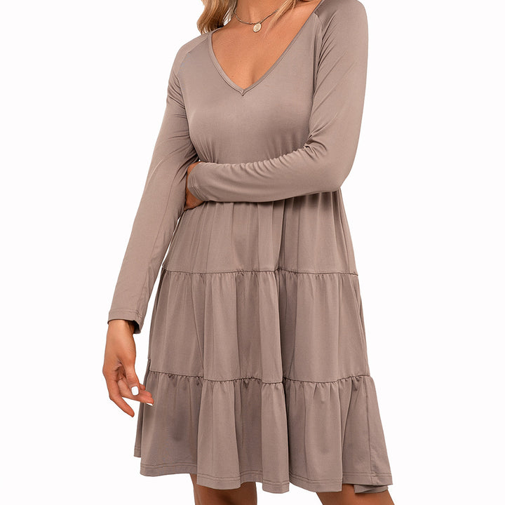 Leisure dress for women with deep V-neckline and voluminous skirt Lune London