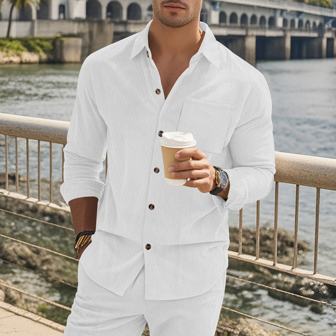 Shirt for men with a fine striped pattern and a practical chest pocket Lune London