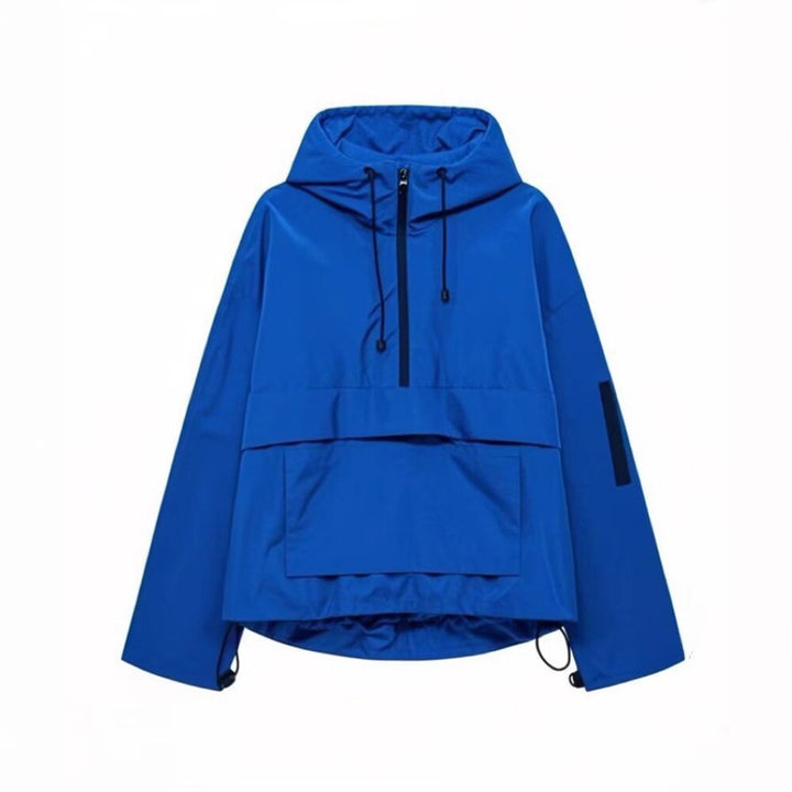 Veste coupe-vent fonctionnelle pour femmes avec col de capuche ajustable et poche kangourou Chic & Stil