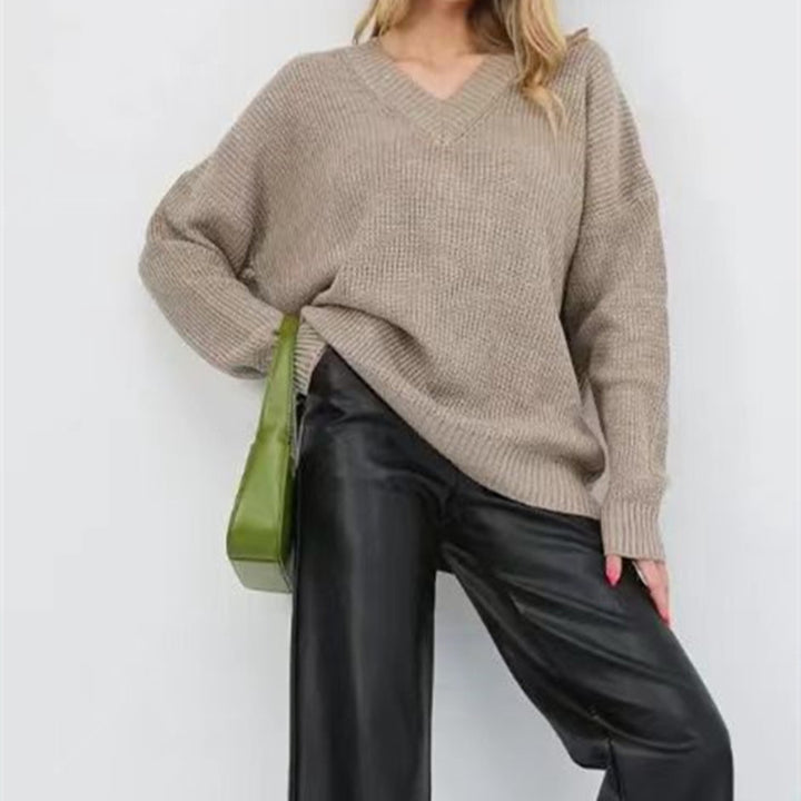 Lune London V neck sweater for women with a relaxed fit