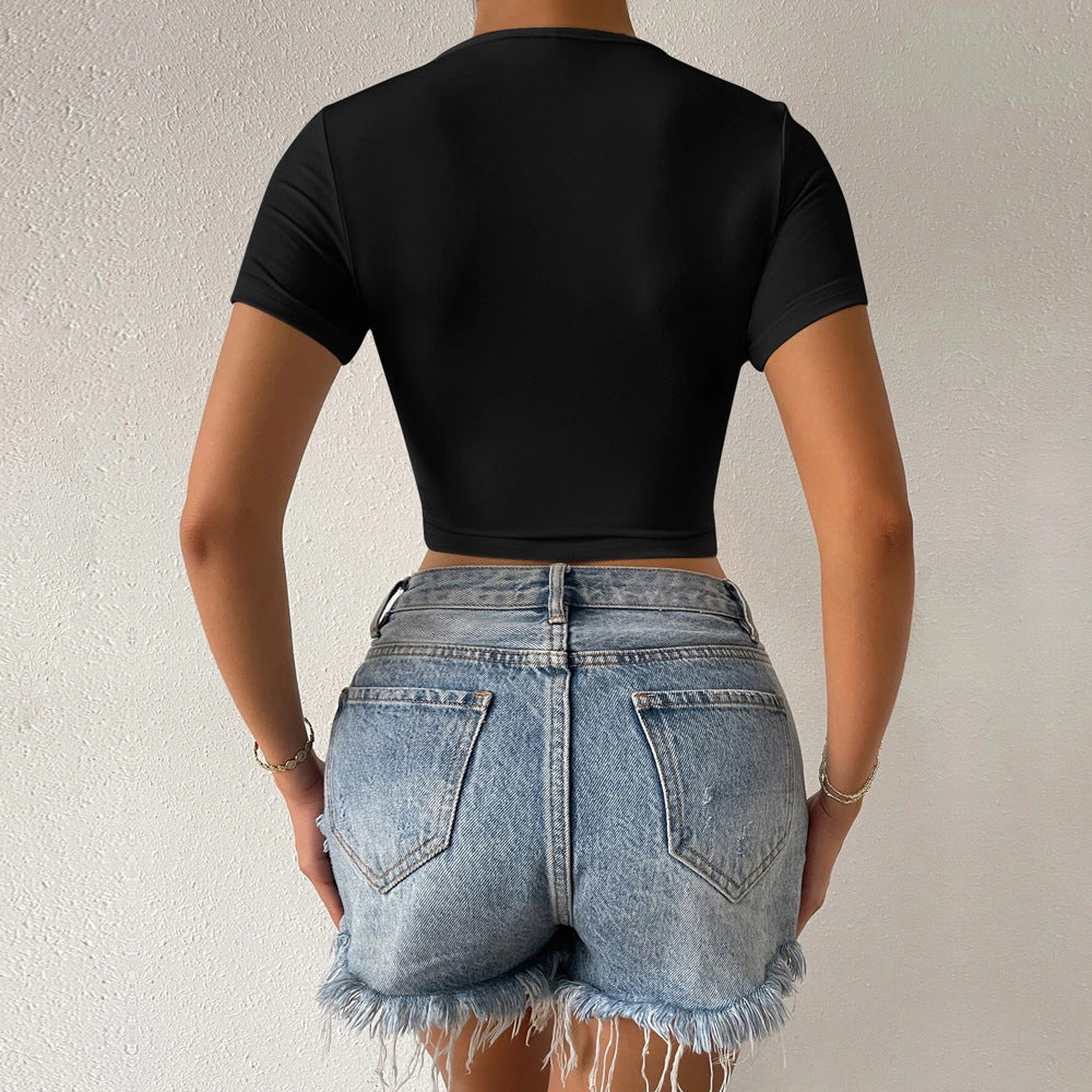 Short V-neck T-shirt for women with rolled design Chic & Stil