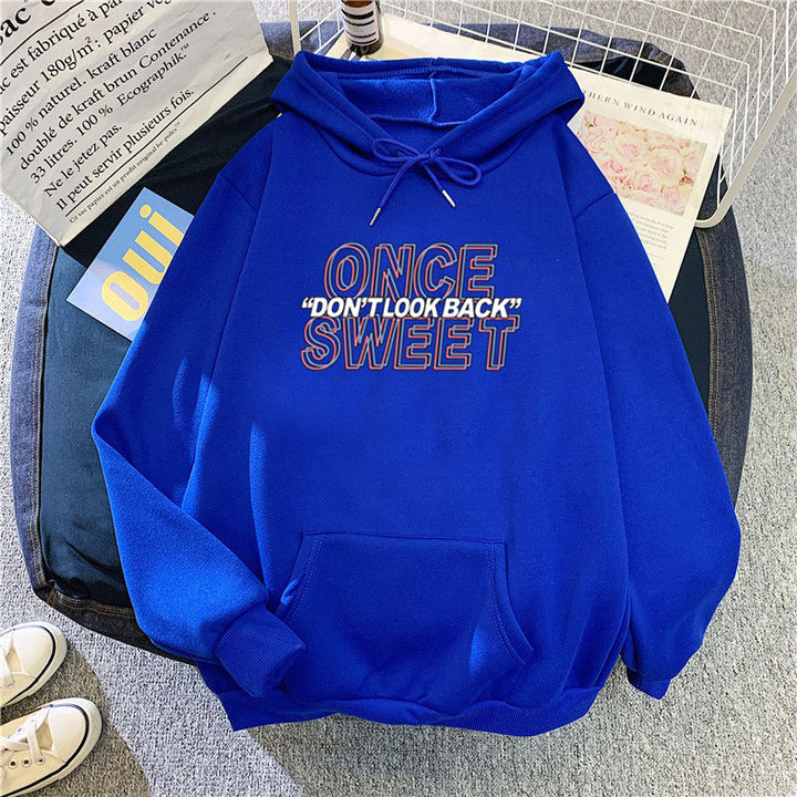 Women's hooded sweatshirt with modern design and comfortable fit Chic & Stil