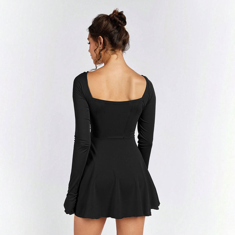 Robe mini pour femmes avec un lacet élégant et un chic col en V Chic & Stil