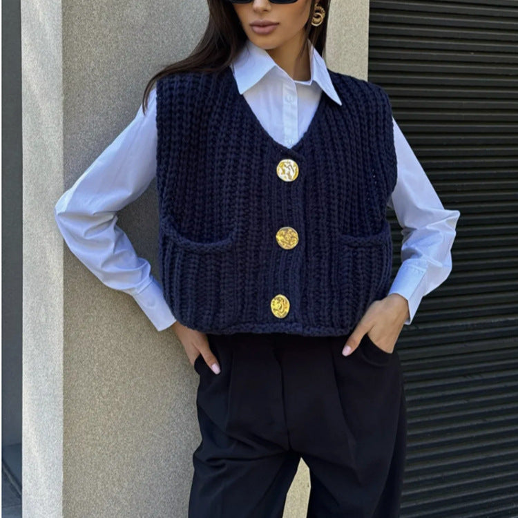 Knitted ladies' vest with golden buttons and pockets Lune London
