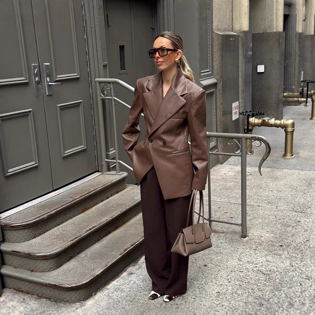 Blazer jacket in faux leather for women with an elegant style and oversized cut Lune London