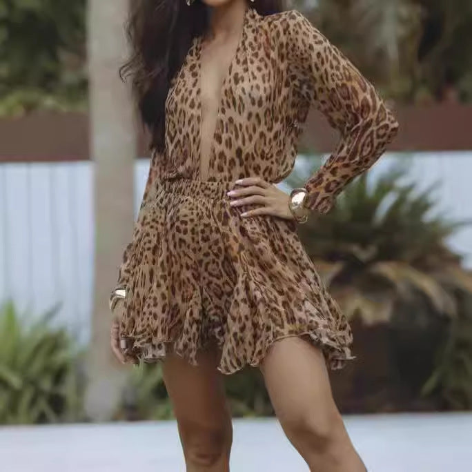 Short sleeve summer dress for ladies with leopard print and flowing hem Lune London