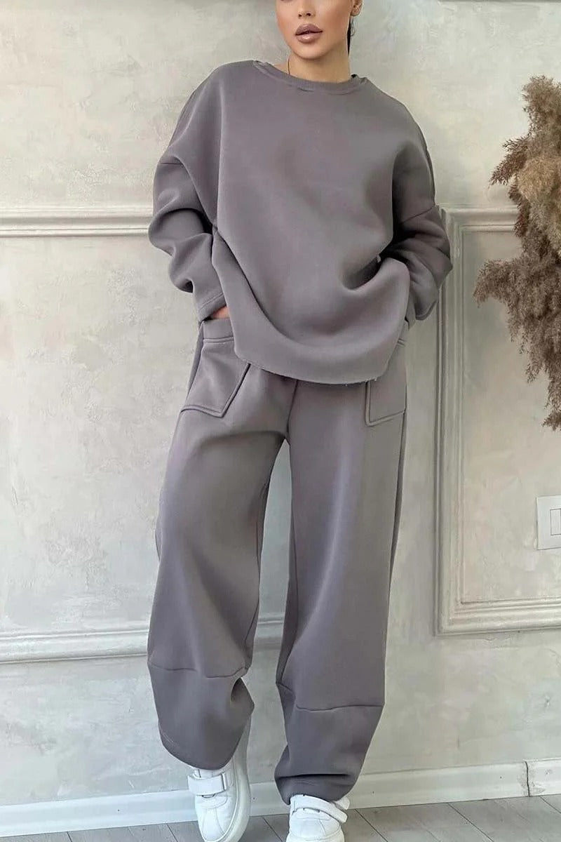 Ladies Cozy Oversized Sweat Set with spacious pockets and a comfortable fit Lune London