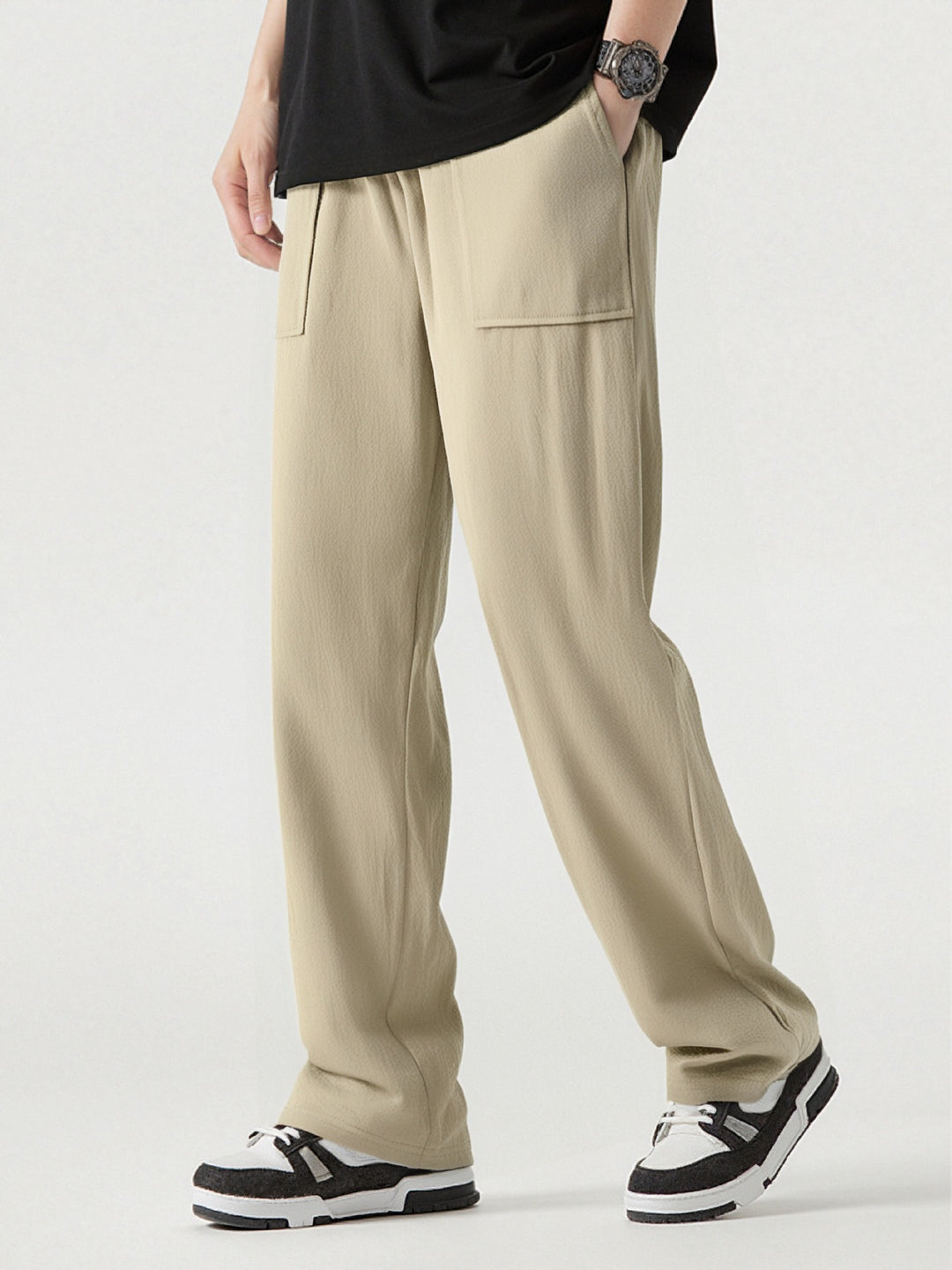 Casual cargo pants for men with practical pockets and elastic waist Lune London