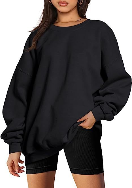 Oversized women's sweatshirt with simple sleeves Chic and Style