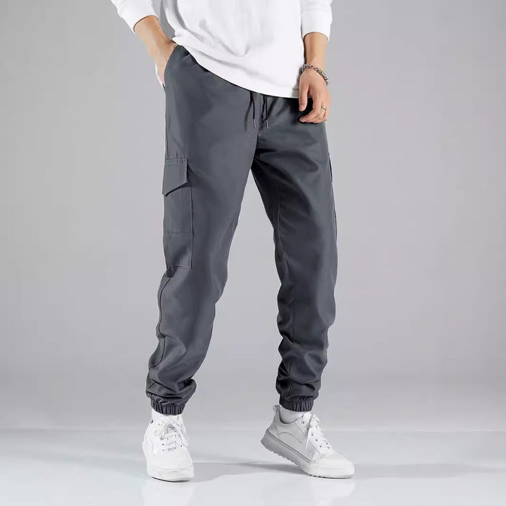 Casual cargo pants for men with elastic waist and practical side pockets Lune London