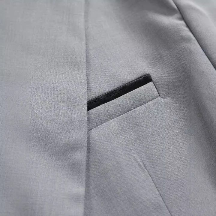 Elegant suit set for men with a modern cut and quality fabric Lune London