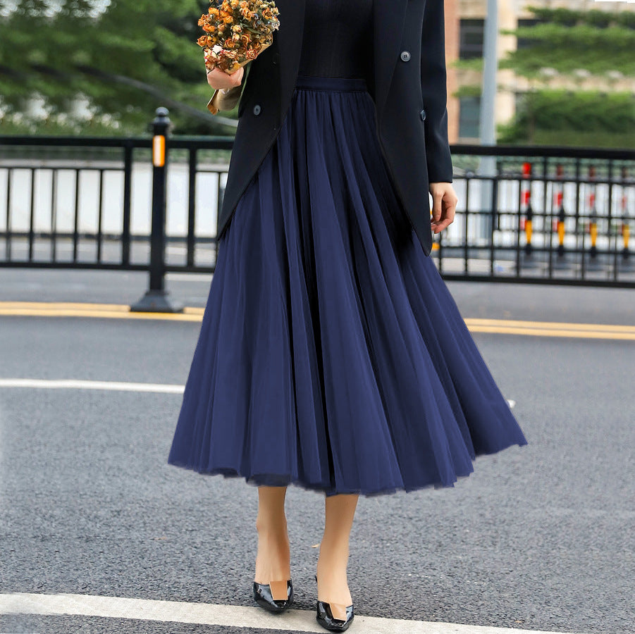 Elegant tulle skirt for women with a flared cut and an elastic waistband Lune London