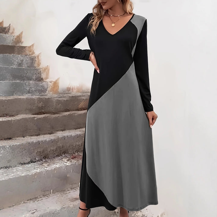 Robe longue ajustée à manches longues pour femmes avec coupe moderne et divisions de couleur Chic & Stil