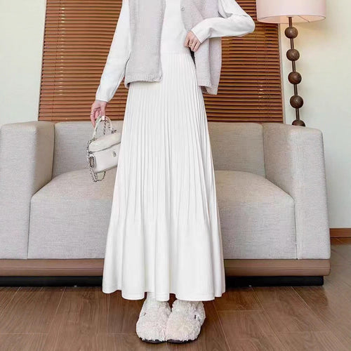 Elegant pleated skirt for ladies with high waist Lune London