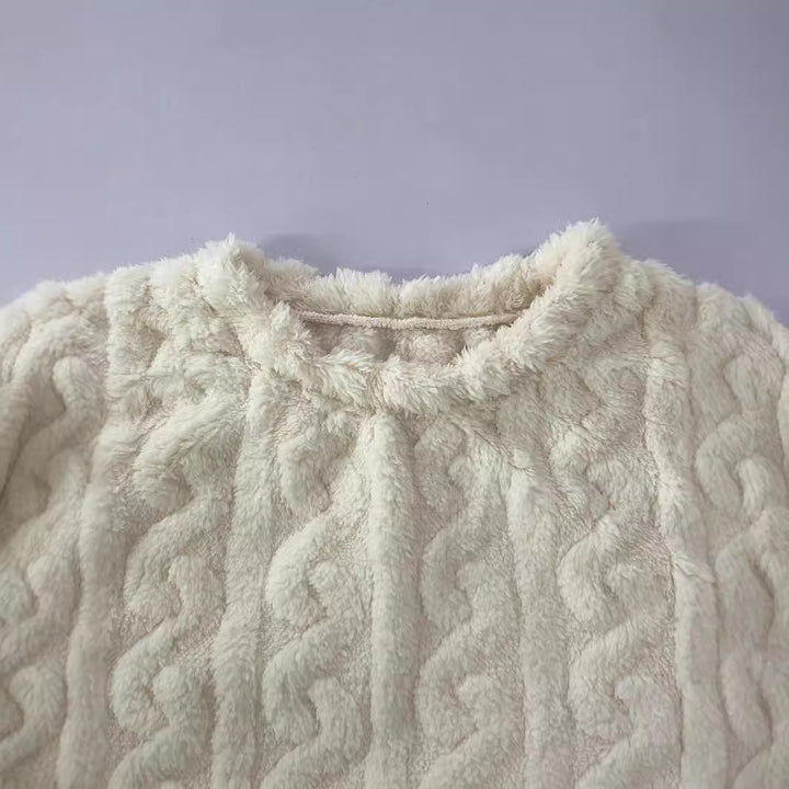 Knitted loungewear set for women with cable pattern and elastic waistband Lune London