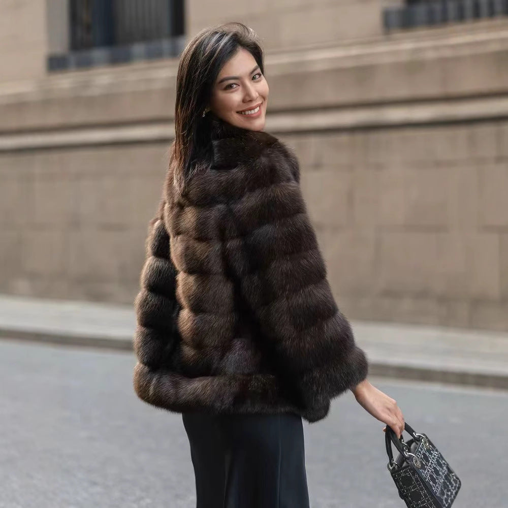 Ladies Elegant short jacket in luxurious faux fur with a voluminous design Lune London