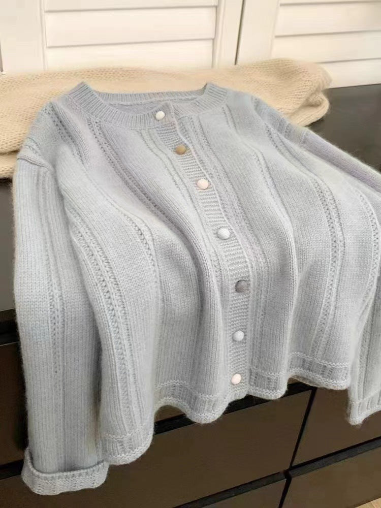 Women's knit jacket with a decorative ribbed design and button closure Lune London