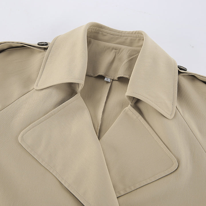 Trendy women's trench coat with elegant cut and practical pockets Lune London