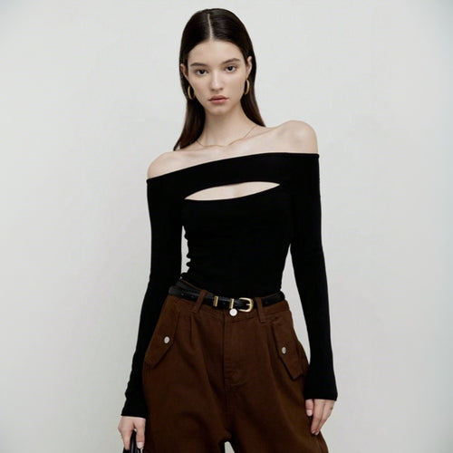 Haut ajusté pour femmes avec encolure asymétrique et manches longues Chic & Stil