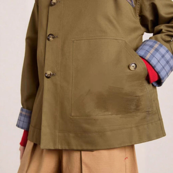 Manteau trench tendance pour femmes avec col caractéristique et poches pratiques Chic & Stil