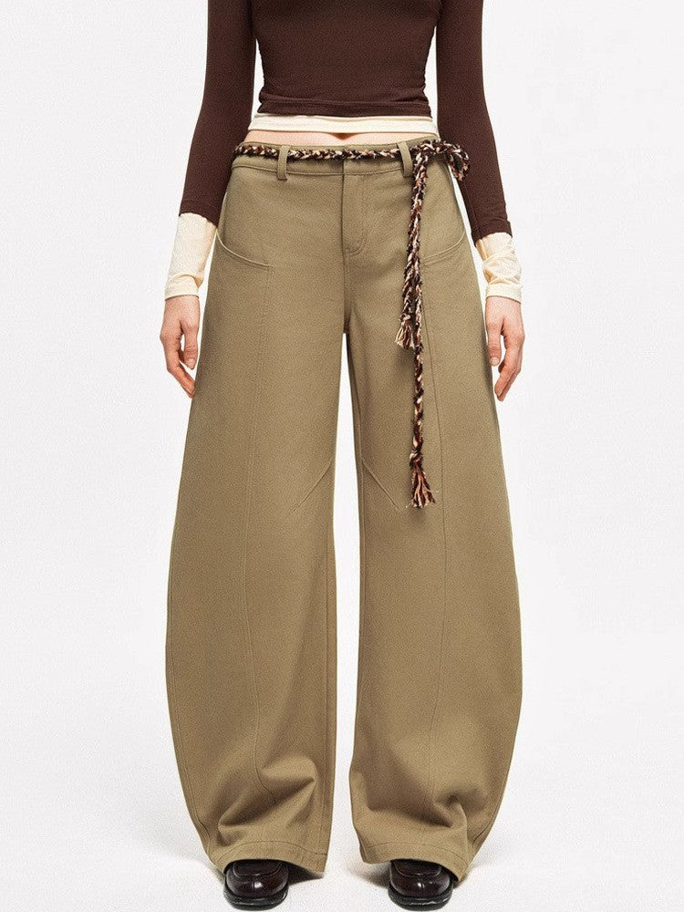 Pantalons Chino Amples pour Femmes avec Design Élégant et Ceinture Tressée Chic & Stil