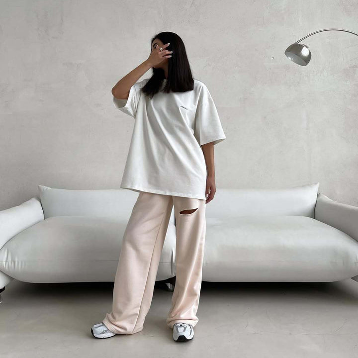 Oversized casual t-shirt for ladies and loose-fitting leisure pants with zipper Lune London