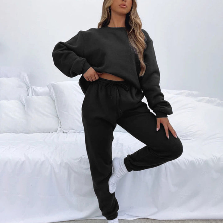 Women's comfortable feel-good jogging suit with relaxed fit and elastic waistband Chic & Stil
