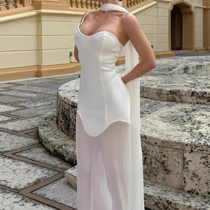 Women Elegant Long Evening Dress with Fluid Fabric and Strapless Lune London