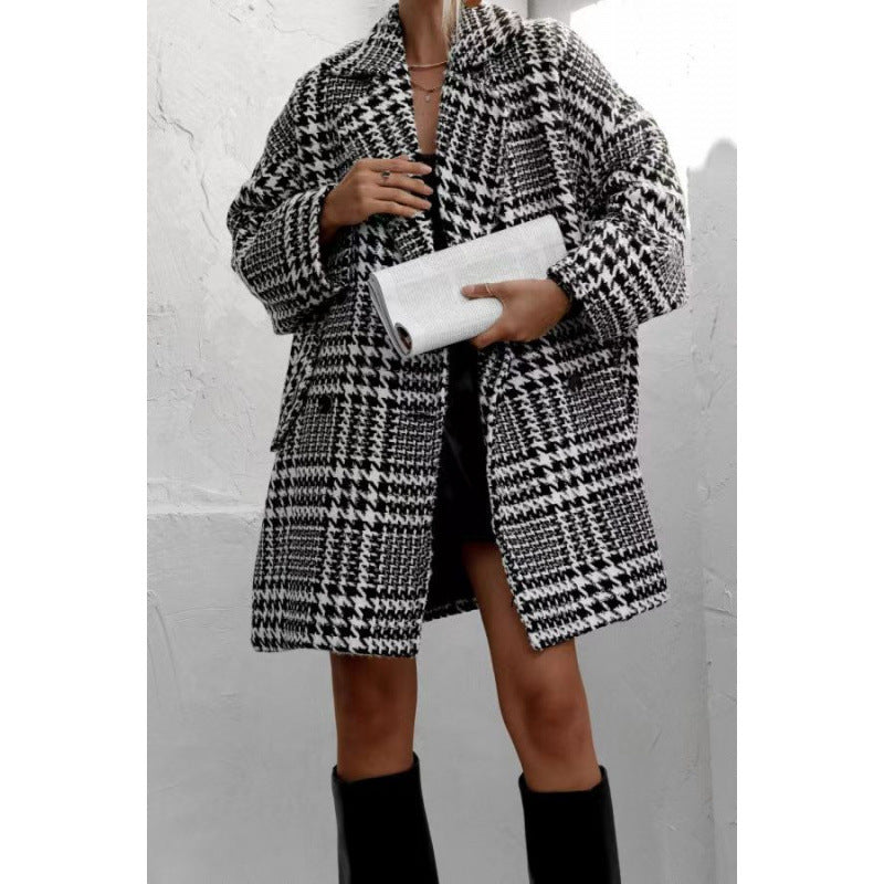 Manteau à carreaux pour femmes avec une coupe élégante et des poches pratiques Chic & Stil